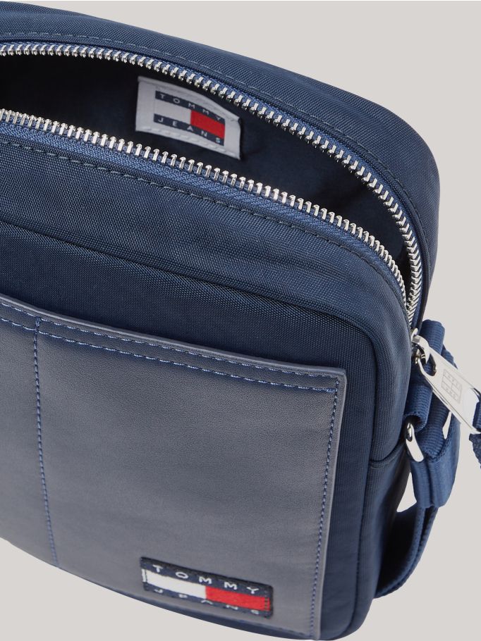 ★ ★BADGE LOGO COMPACT REPORTER BAG Logo Badge Reporter Bag | Tommy Jeans