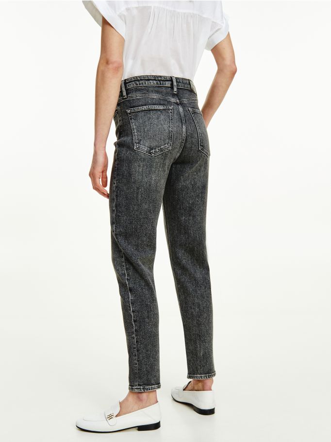 Gramercy High Rise Mom TH Soft Jeans 