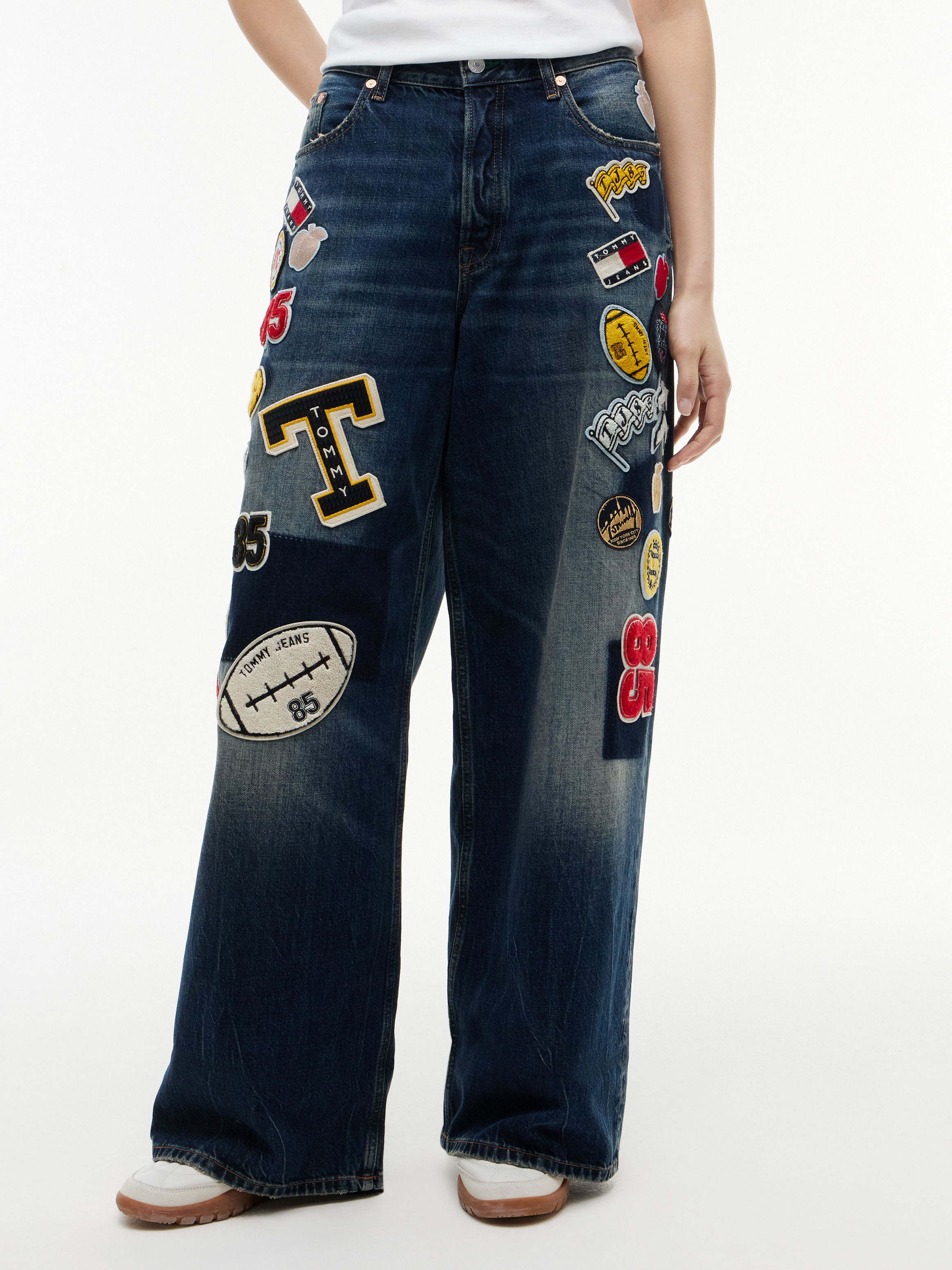 Charlie Varsity Badge Mid Rise Loose Jeans — Navy