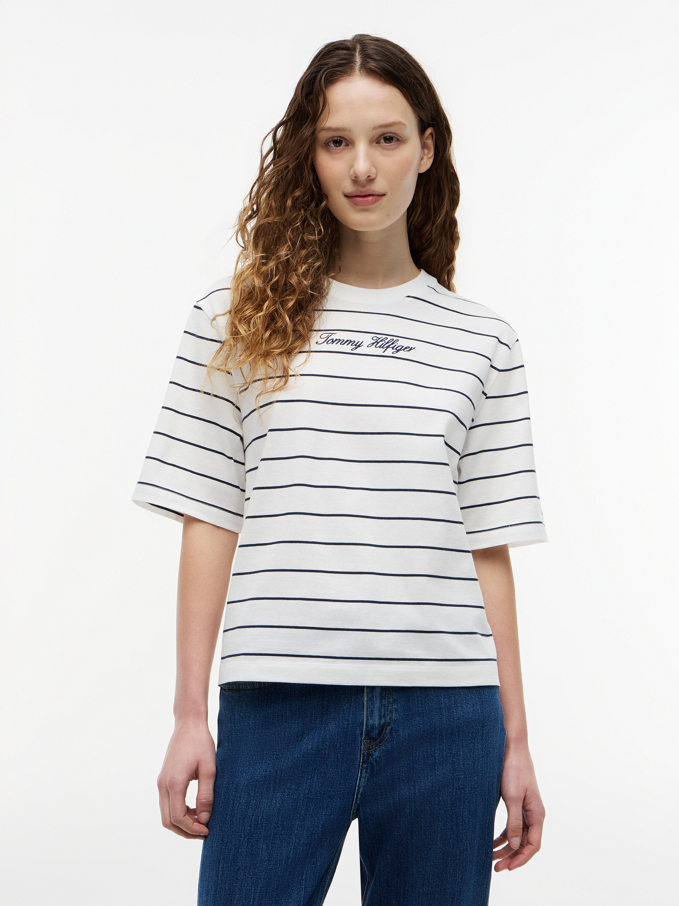 Logo Embroidery Relaxed Crew Neck T-Shirt